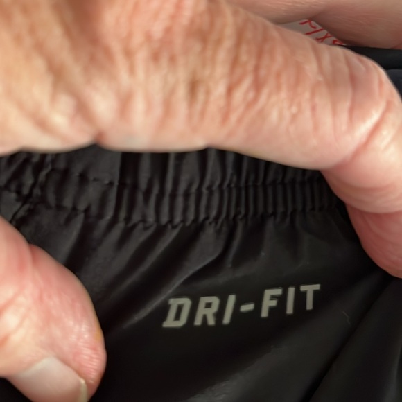 Nike  Running shorts Dri-Fit  black/mesh ventilation  Underwear  pockets  size M - Picture 10 of 14